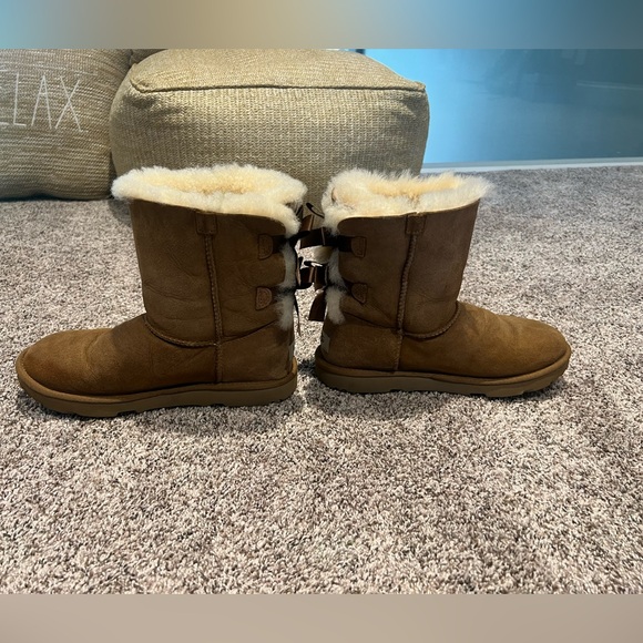 UGG Bailey Bow 11 women’s size 6 - Picture 9 of 12